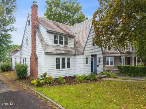1706 Eastern Pkwy, Schenectady, NY 12309 photo 3