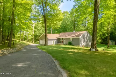159 Garner Rd, Averill Park, NY 12018