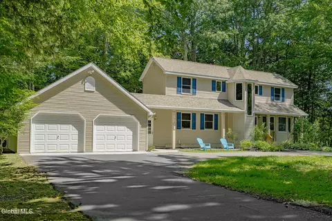 25 Lark St, Greenwich, NY 12834