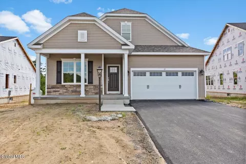 1 Blue Ridge Dr, Halfmoon, NY 12065