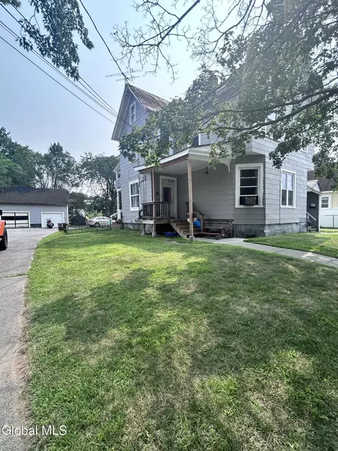 46 Jackson Ave, South Glens Falls, NY 12803