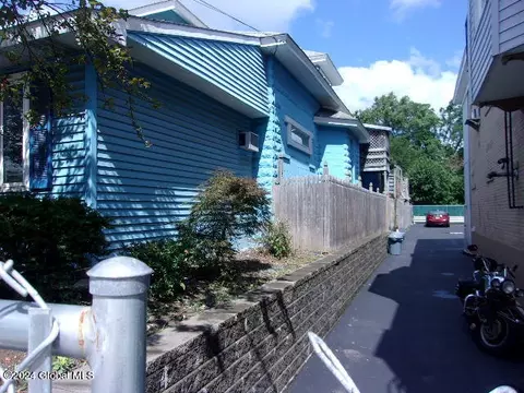 Exterior - 2119 Broadway, Schenectady, NY 12306 photo 2 of 5