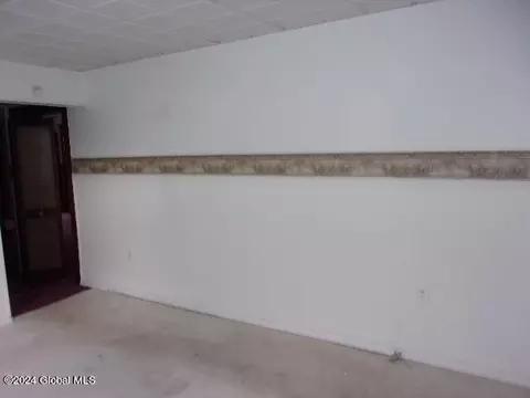 Living - 2119 Broadway, Schenectady, NY 12306 photo 8 of 11