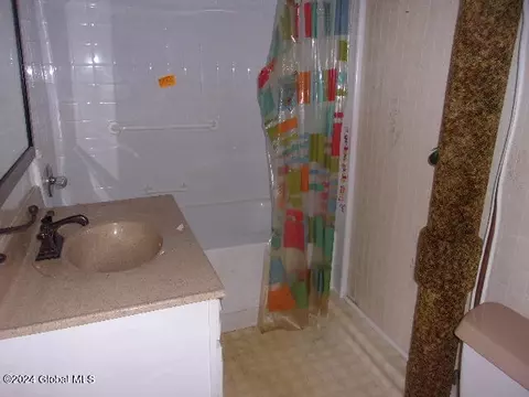 Bath - 2119 Broadway, Schenectady, NY 12306 photo 8 of 10