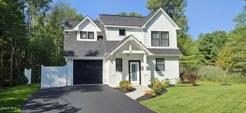 58 Edie Rd, Saratoga Springs, NY 12866