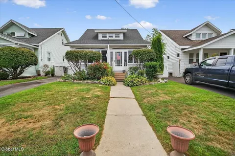51 Fleetwood Ave, Albany, NY 12208