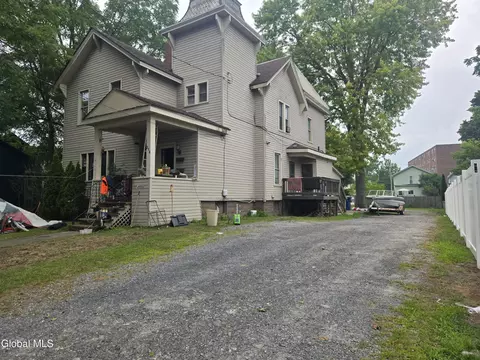 314 Lenox Ave, Oneida, NY 13421