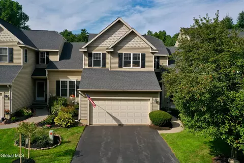 13 Killarney Ct, Saratoga Springs, NY 12866