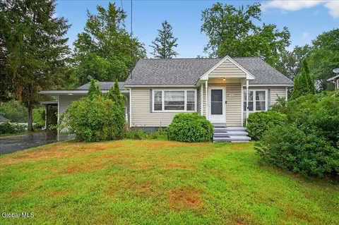 164 Giffords Church Rd, Schenectady, NY 12306