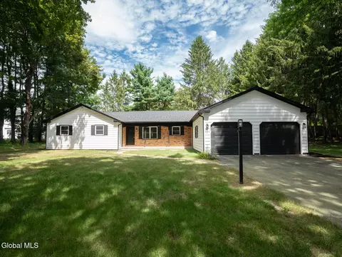 2 Nicholas Ave, Rensselaer, NY 12144