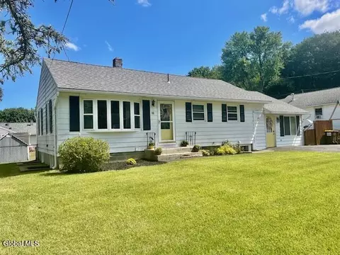 10 Gene Ave, Troy, NY 12180