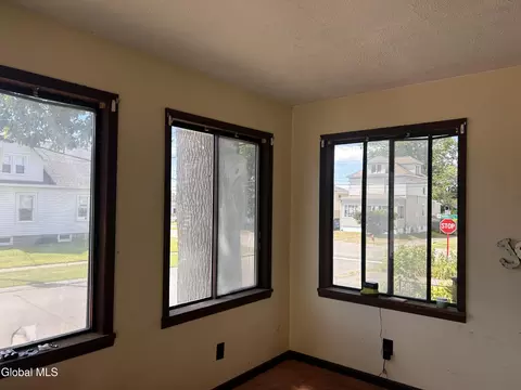 3 Buchanan Ave, Schenectady, NY 12304 photo 5