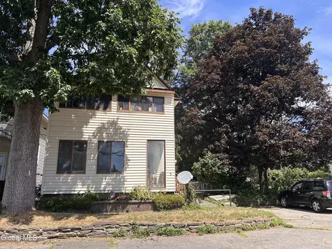 3 Buchanan Ave, Schenectady, NY 12304 photo 2