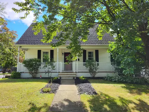 1180 Regent St, Schenectady, NY 12309