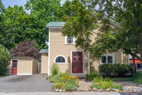 いおり 12866 Homes For Sale & 12866 Real Estate - 245 Homes | Trulia
