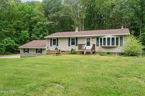 1805 Hermance Rd, Galway, NY 12074