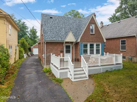 1563 Grand Blvd, Schenectady, NY 12309