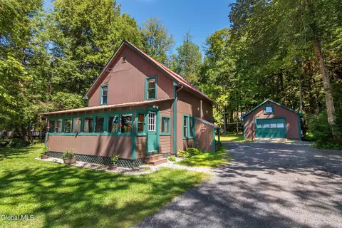 89 Hunt Lake Rd, Corinth, NY 12822
