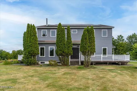 105 Clove Rd, Schodack, NY 12033