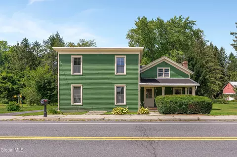 45 Chatham St, Kinderhook, NY 12106