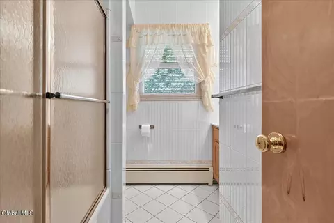Bath - 306 Closson Rd, Schenectady, NY 12302 photo 2 of 3