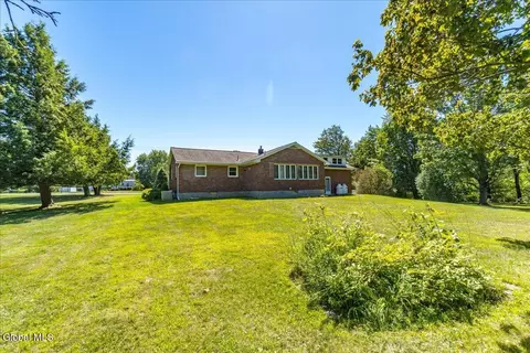 Exterior - 306 Closson Rd, Schenectady, NY 12302 photo 3 of 8