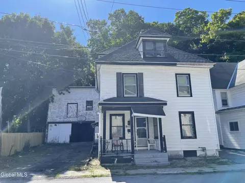 19 Washington St, Fort Plain, NY 13339