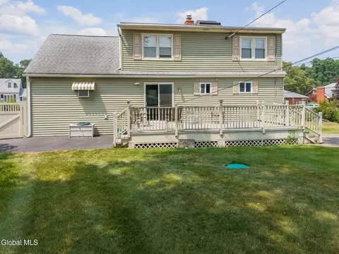 Exterior - 1755 Devendorf Rd, Schenectady, NY 12303 photo 5 of 8