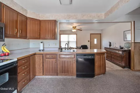Kitchen - 1755 Devendorf Rd, Schenectady, NY 12303 photo 3 of 4
