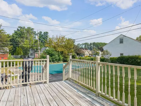 Exterior - 1755 Devendorf Rd, Schenectady, NY 12303 photo 4 of 8