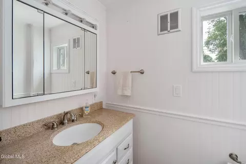 Bath - 1755 Devendorf Rd, Schenectady, NY 12303 photo 2 of 4