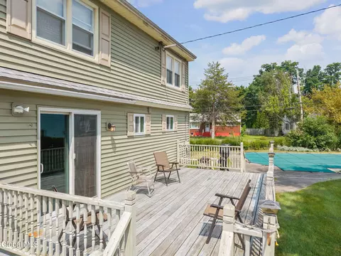 Exterior - 1755 Devendorf Rd, Schenectady, NY 12303 photo 2 of 8