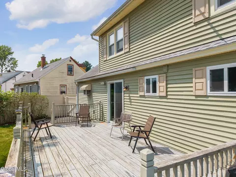 Exterior - 1755 Devendorf Rd, Schenectady, NY 12303 photo 3 of 8