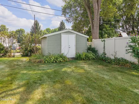 Exterior - 1755 Devendorf Rd, Schenectady, NY 12303 photo 6 of 8