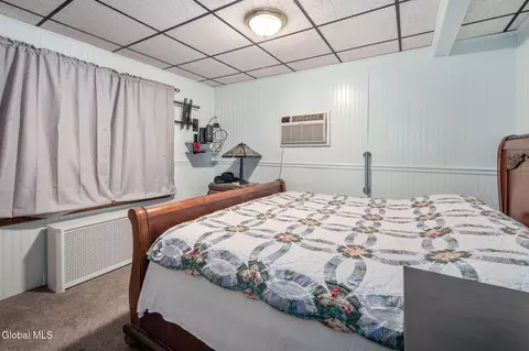 Bedroom - 1755 Devendorf Rd, Schenectady, NY 12303 photo 2 of 6