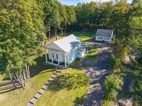 25 Albany Ave, Nassau, NY 12123