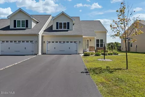 34 Chip Shot Way, Mechanicville, NY 12118
