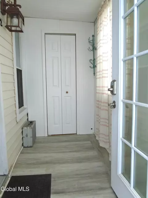 Exterior - 342 Eleanor St, Schenectady, NY 12306 photo 7 of 7