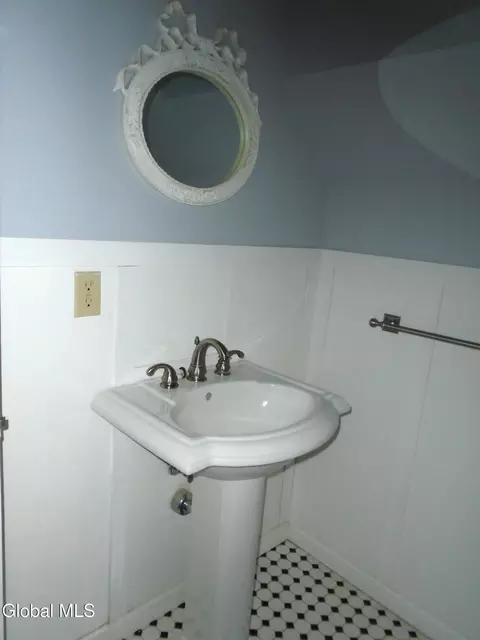 Bath - 342 Eleanor St, Schenectady, NY 12306 photo 3 of 3