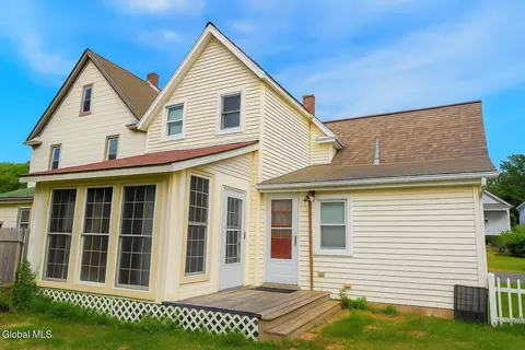 Exterior - 342 Eleanor St, Schenectady, NY 12306 photo 3 of 7