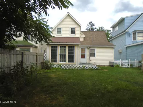 Exterior - 342 Eleanor St, Schenectady, NY 12306 photo 4 of 7