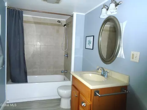 Bath - 342 Eleanor St, Schenectady, NY 12306 photo 1 of 3