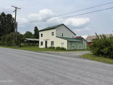 10 Chestnut Hill Rd, Eagle Bridge, NY 12057