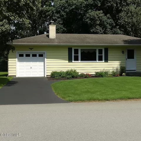18 Hillview Ave, Fort Edward, NY 12828