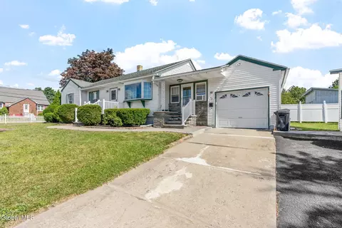 42 Edson St, Amsterdam, NY 12010