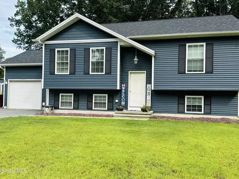 47 Margaret St, Hudson Falls, NY 12839