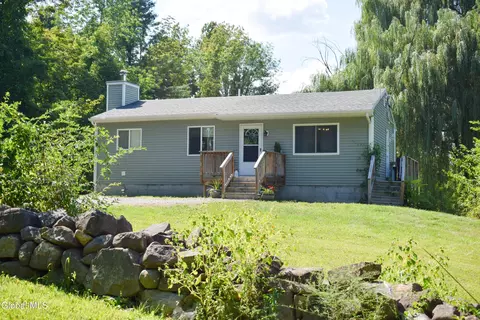 727 Dean Rd, Kingsbury, NY 12839