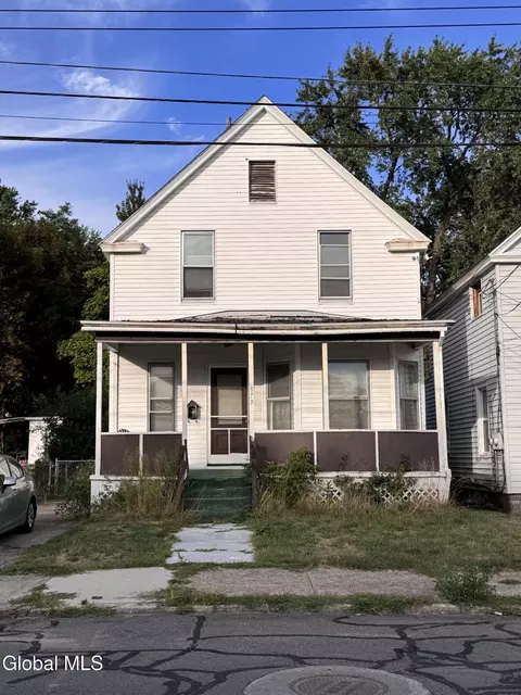 879 Thompson St, Schenectady, NY 12306