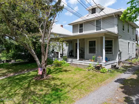 3 Grove St, Delmar, NY 12054