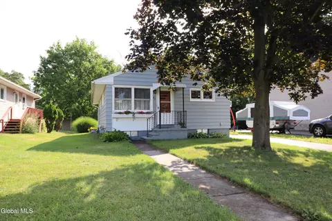 83 Platt St, Glens Falls, NY 12801